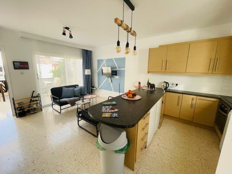 2 Bedroom Apartment in Kato Paphos, photo 1