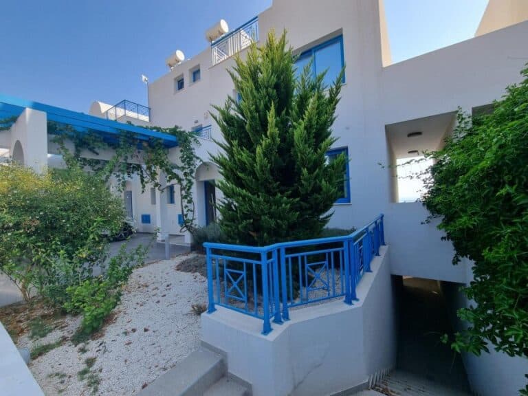 4 Bedroom House in Chloraka, photo 1